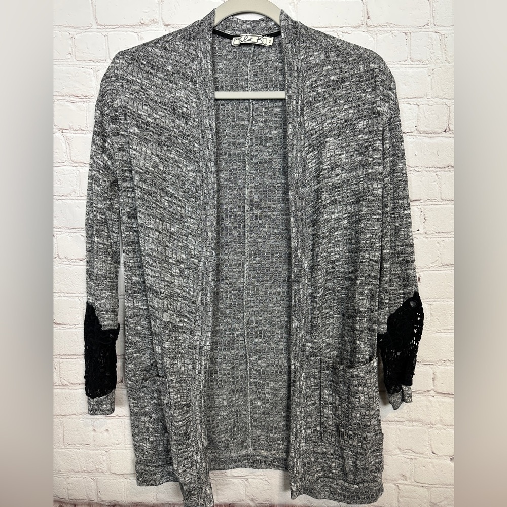 Chloe K Women's long sleeve open front knit cardigan with lace accents, sz S GUC